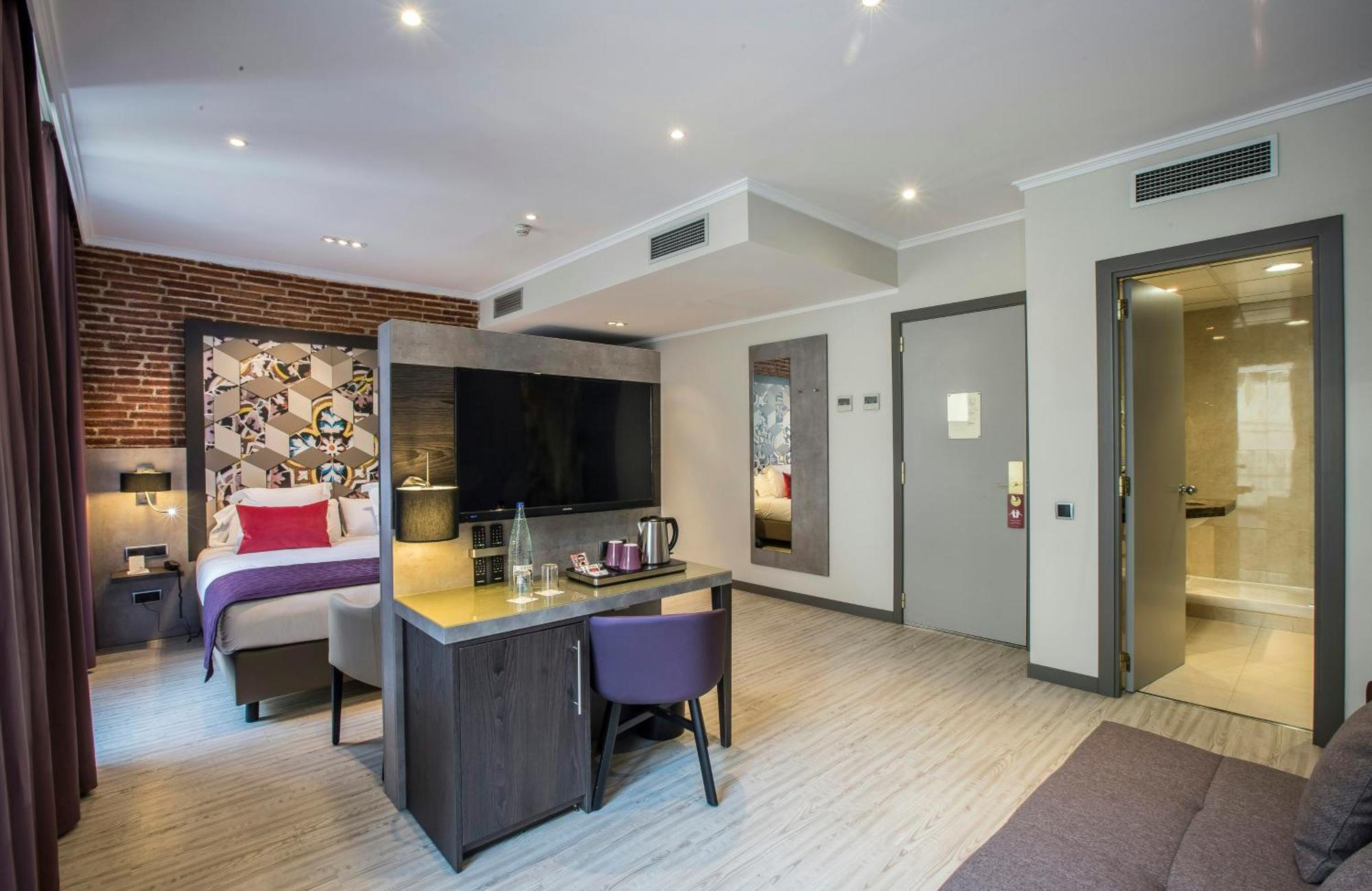 Deluxe Family Room,1746821364:JPEG