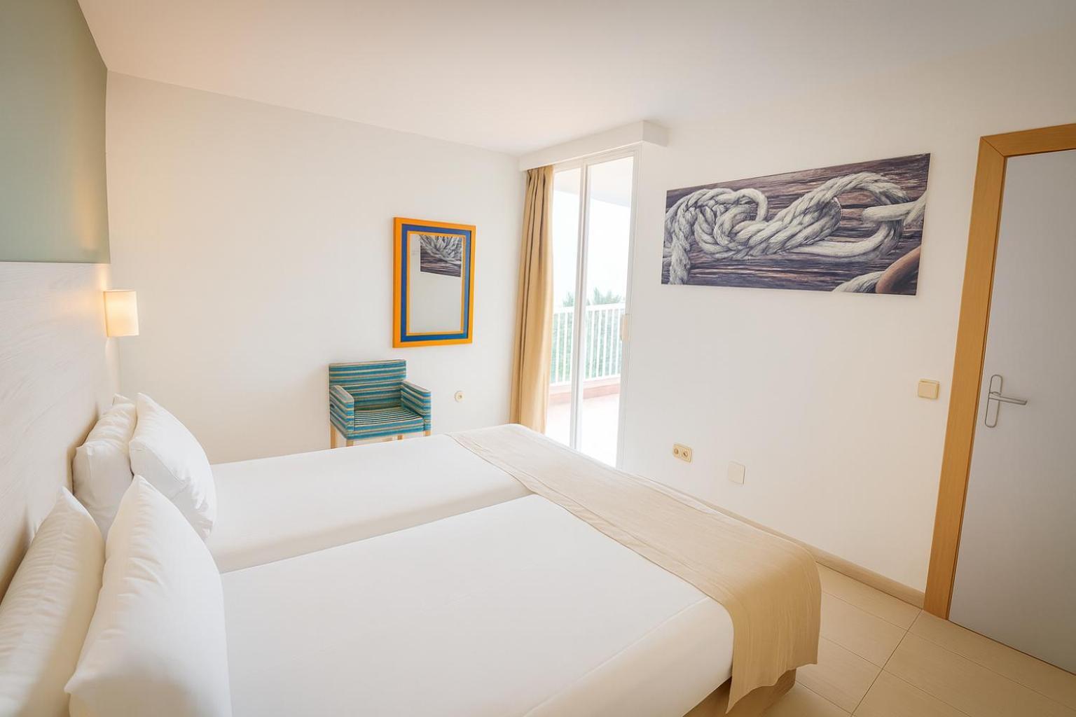 One-Bedroom Apartment Sea View