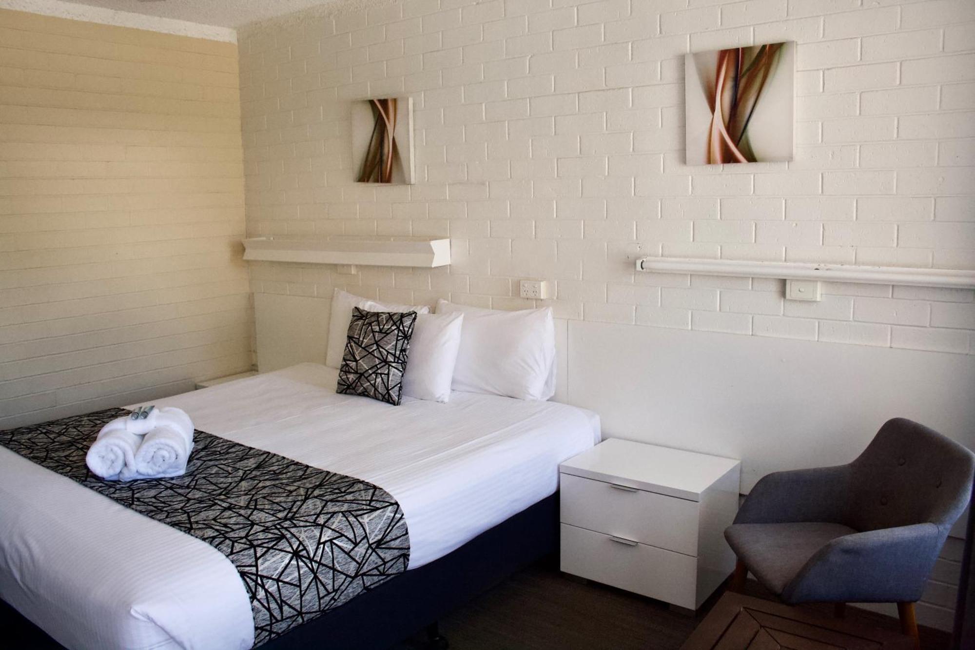 Deluxe King Suite