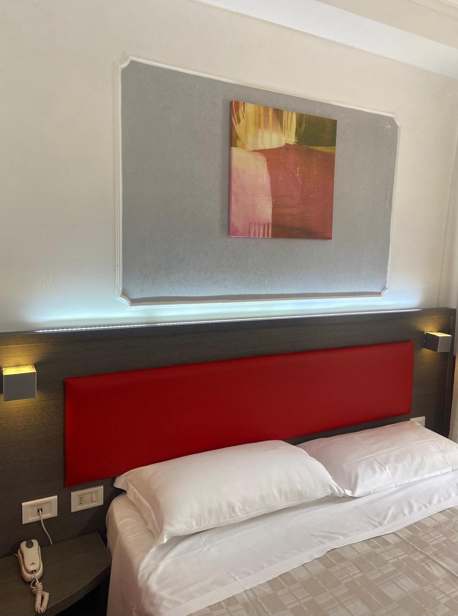 Quarto com Cama de Casal ou 2 de Solteiro e Varanda