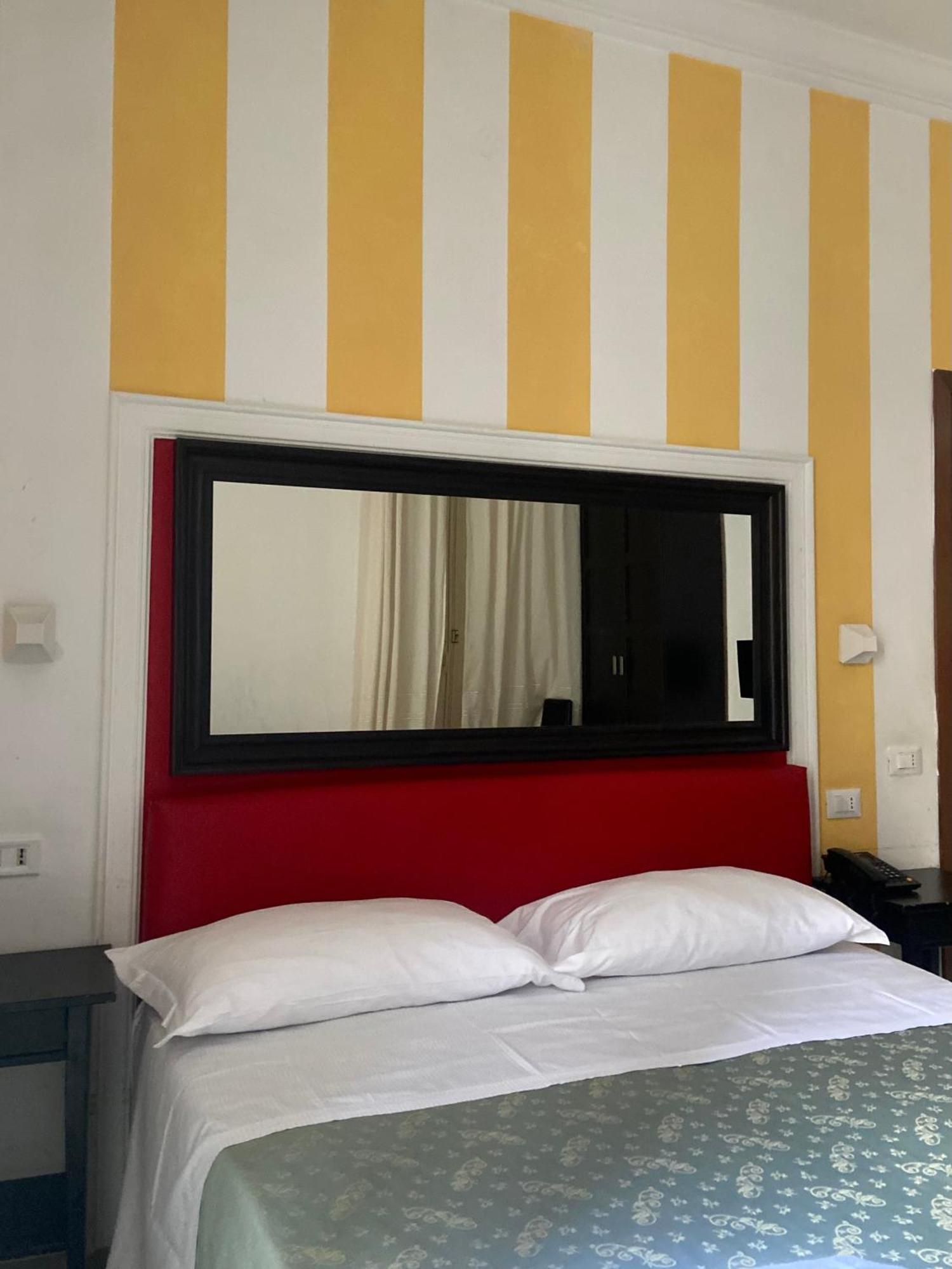Quarto Triplo com Varanda
