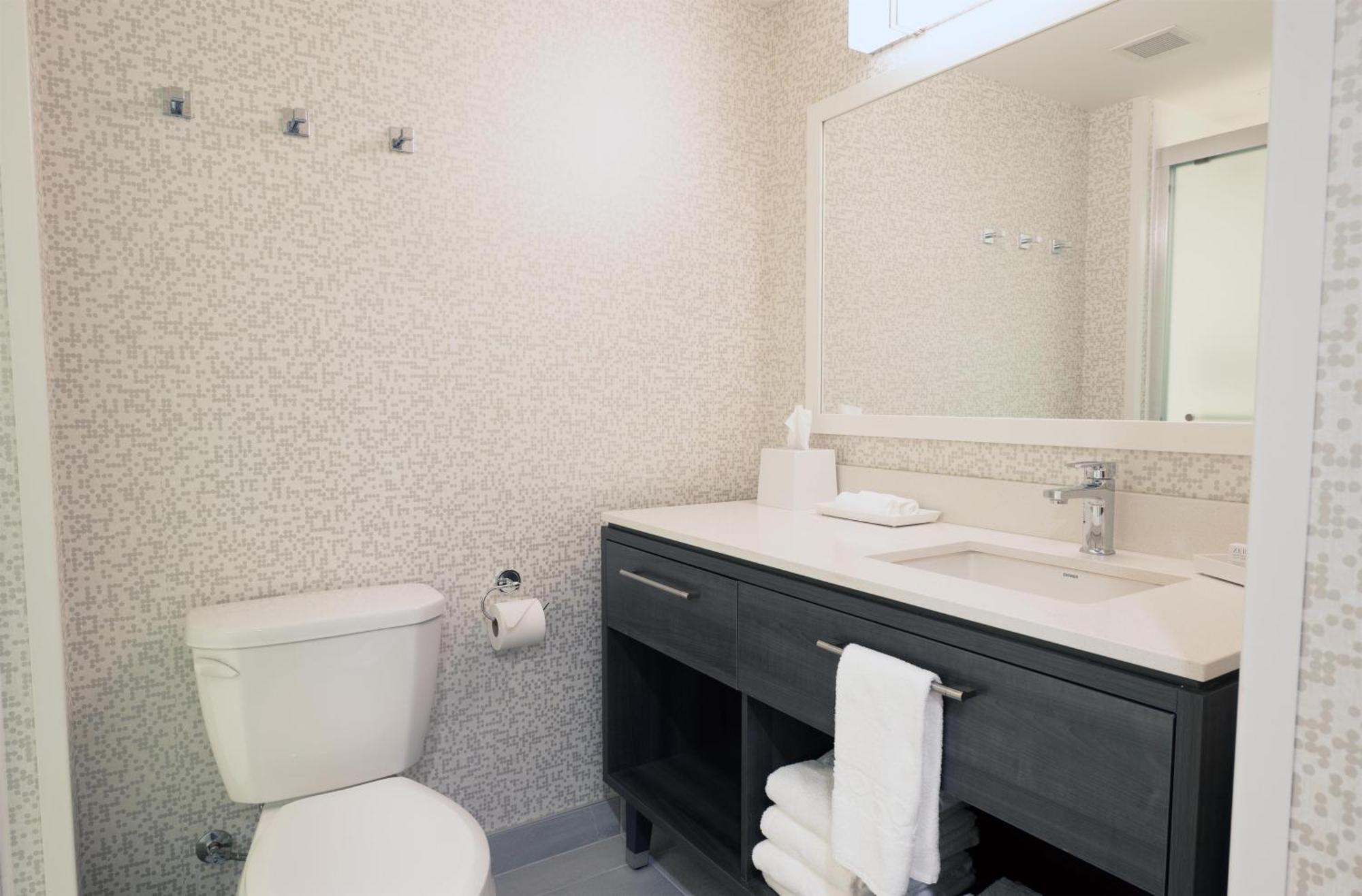 King Studio Suite