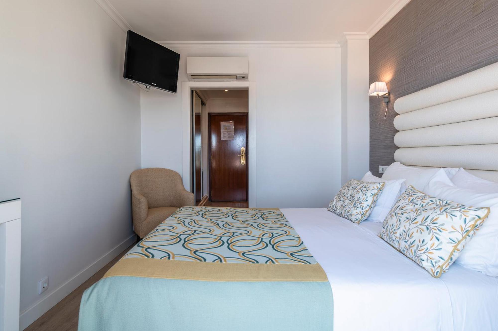 Quarto Duplo com Vista Mar e Varandim