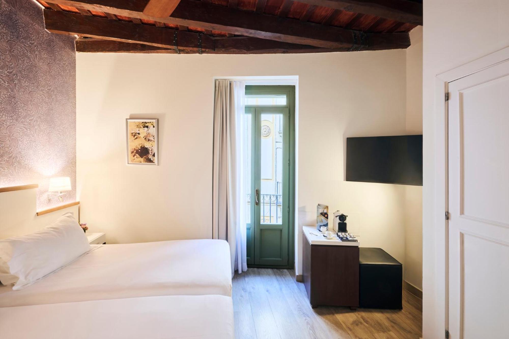 Classic Double or Twin Room Balcony