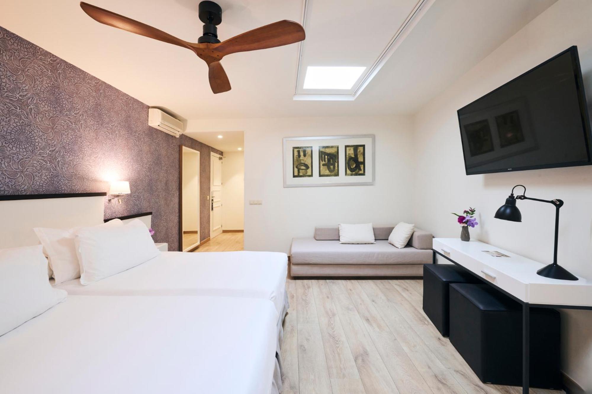 Superior Attic Room