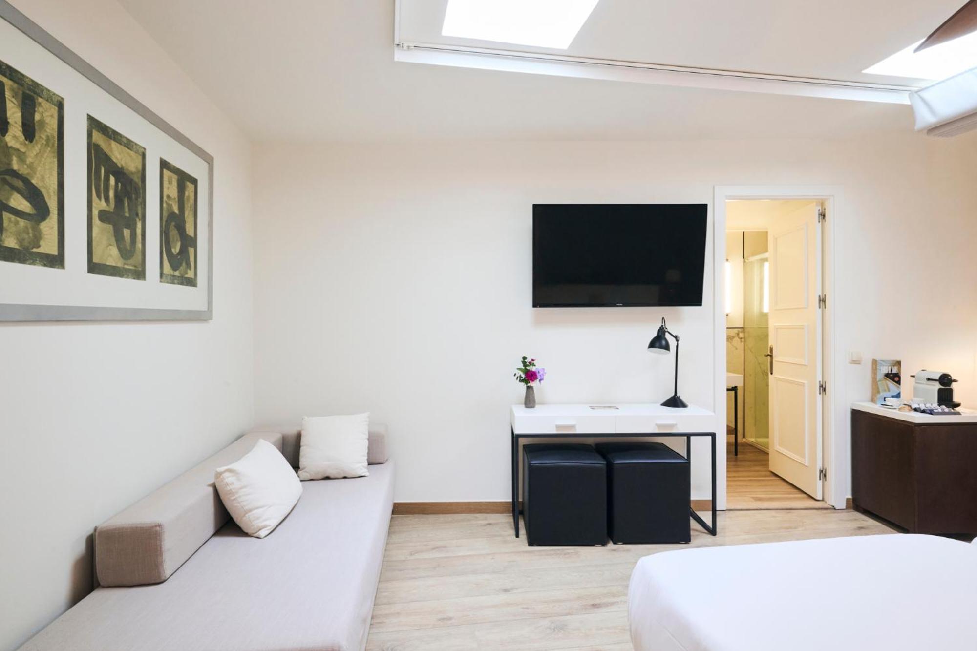 Superior Attic Room