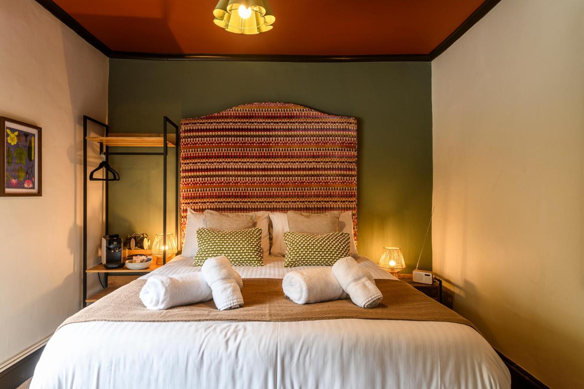Double Room,1765332351:JPEG