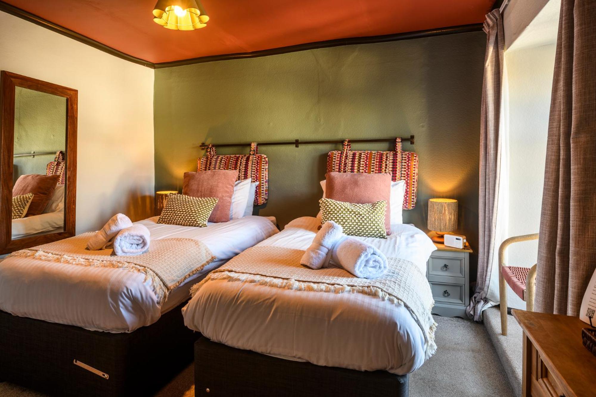Standard Twin Room,1765335572:JPEG