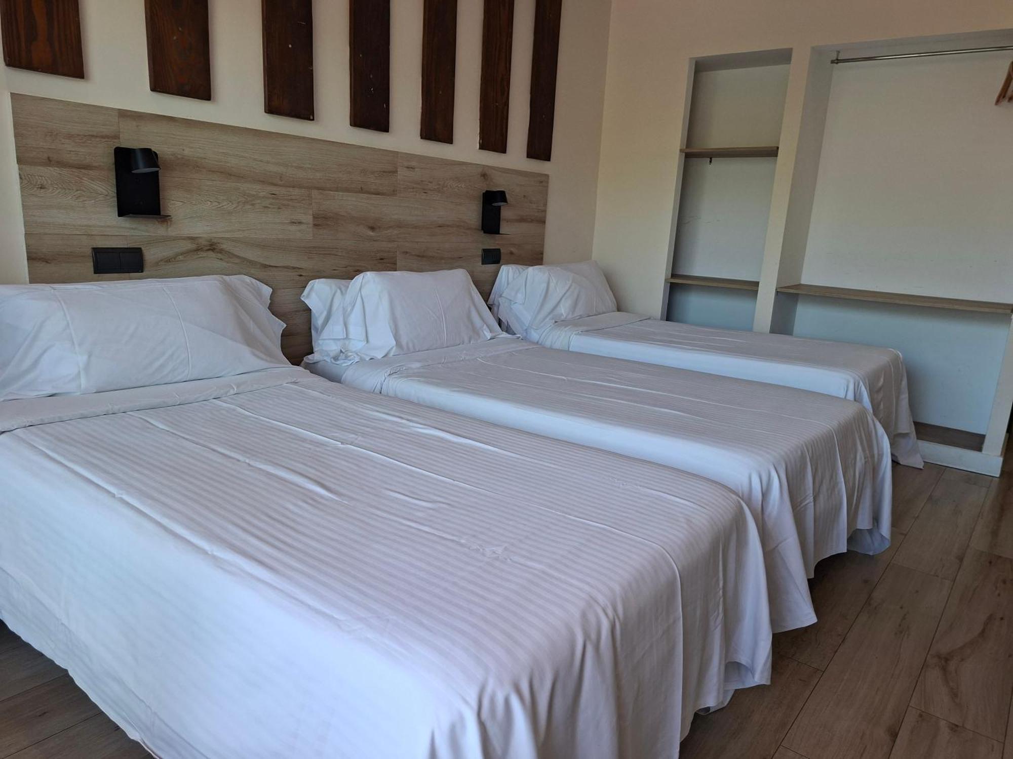 Standard Triple Room Terrace
