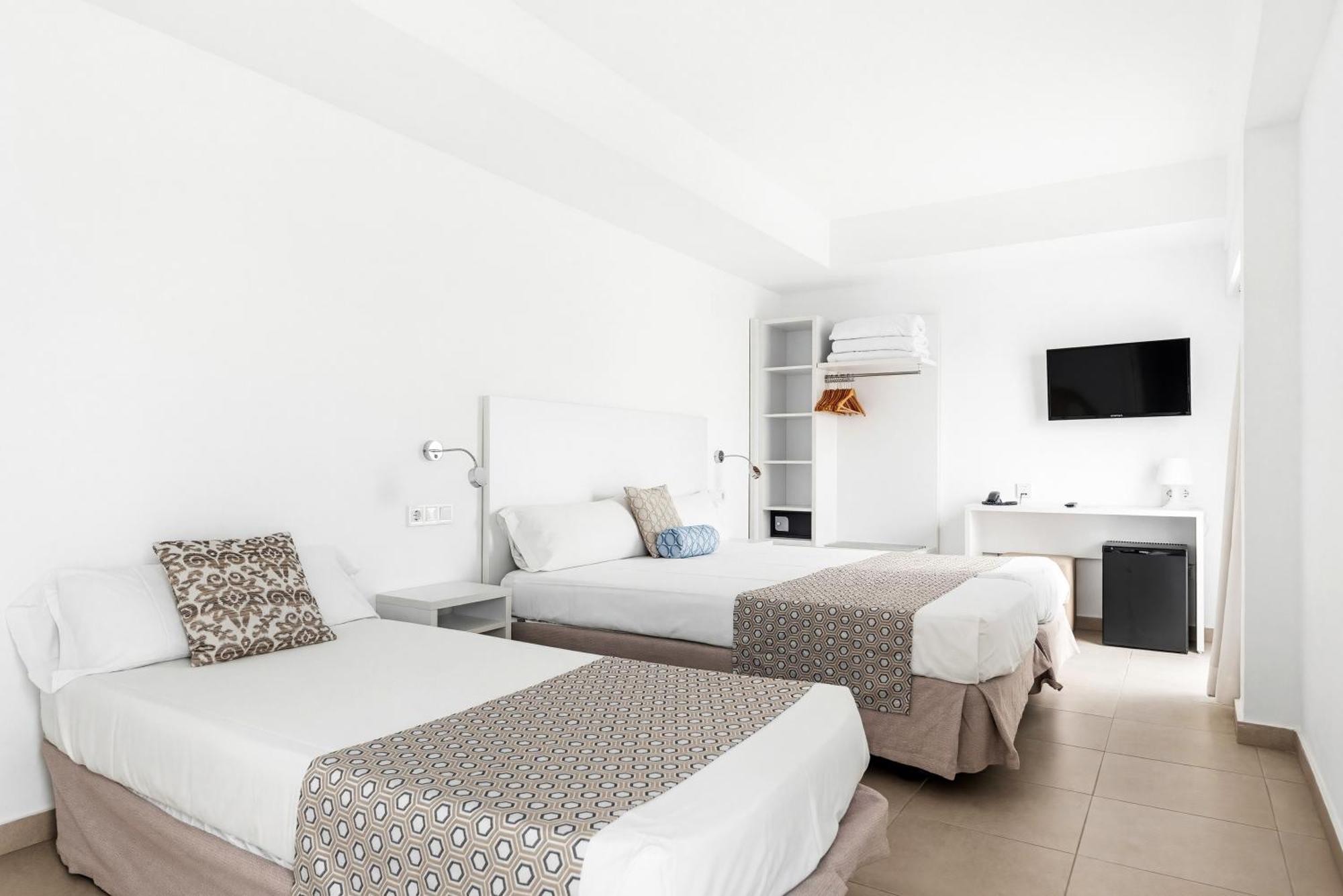 Triple Room Balcony