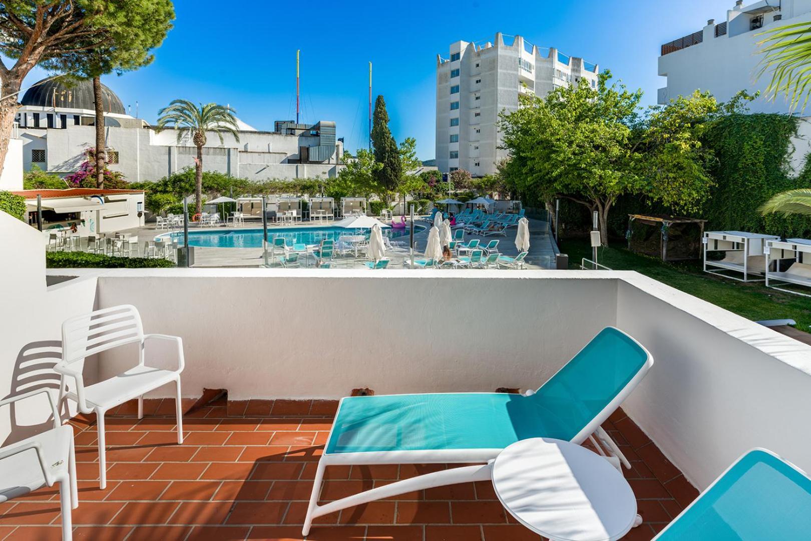 Twin Room Terrace Pool View