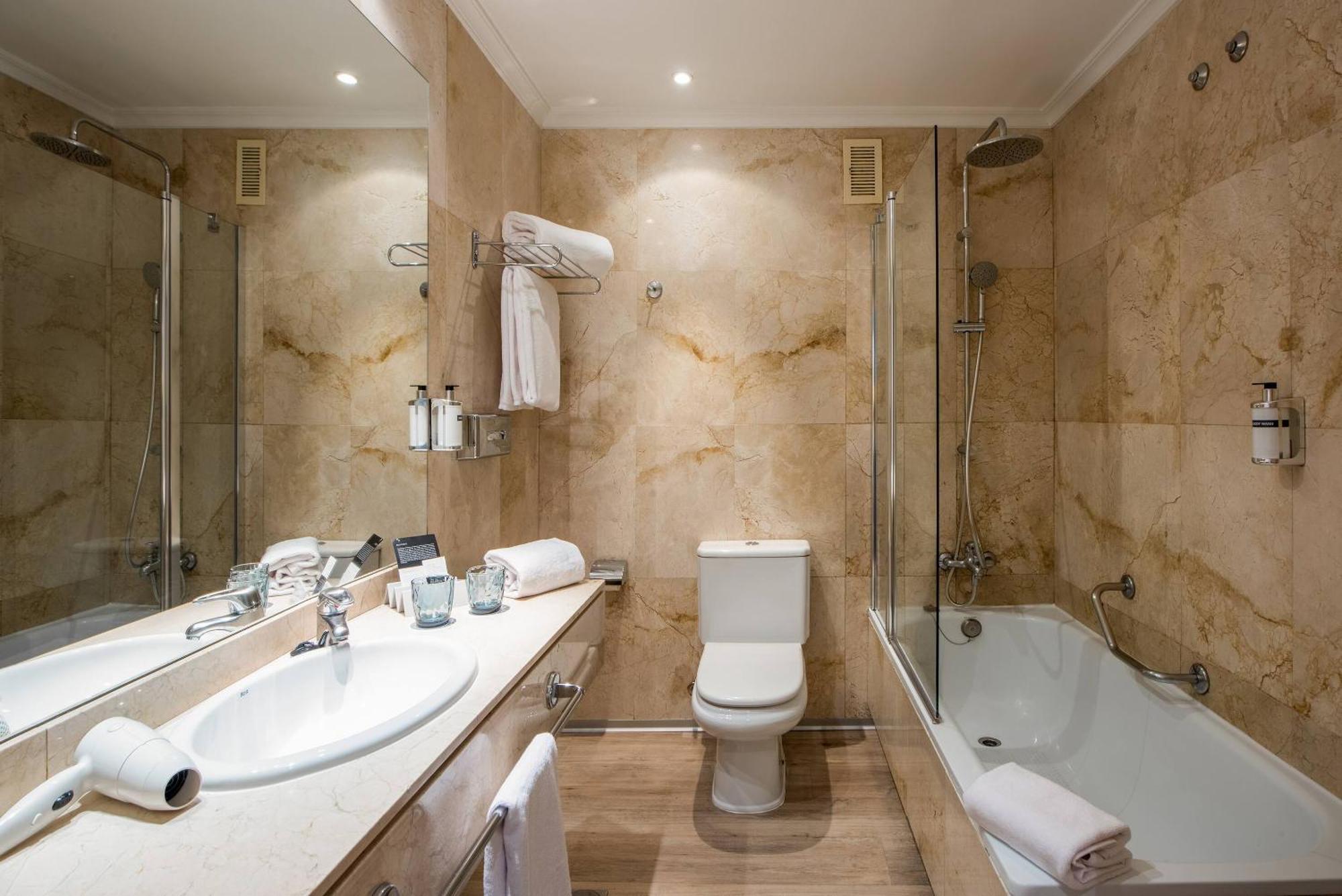 Chambre Double ou Lits Jumeaux avec Vue