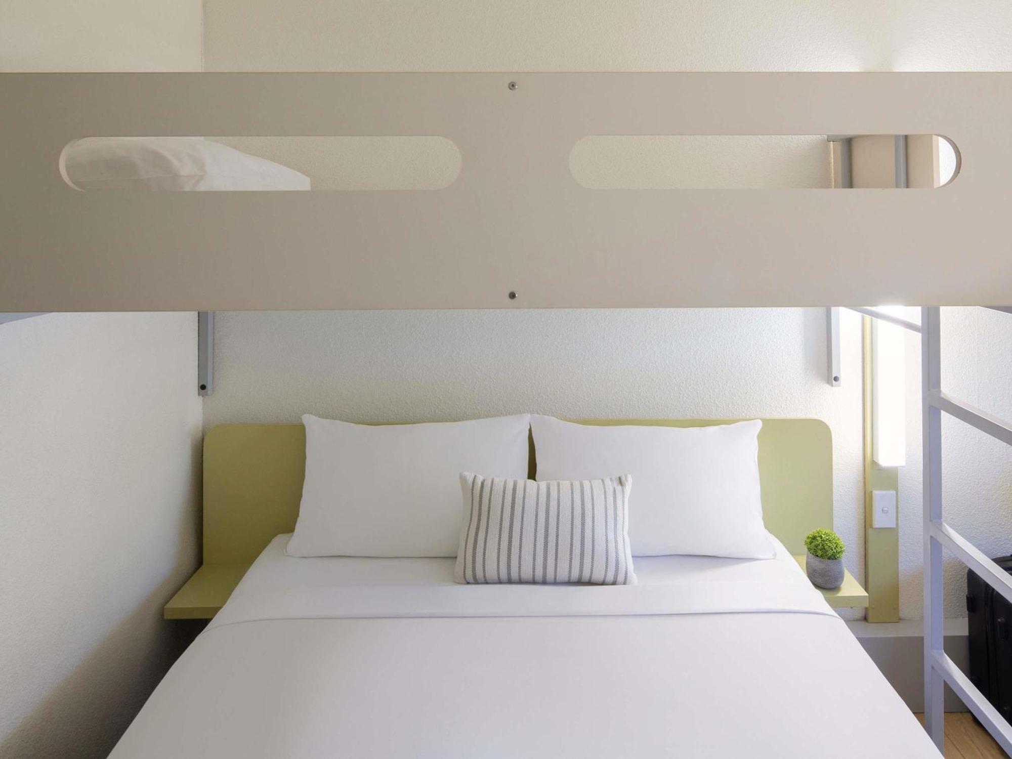 Queen Single Bunk