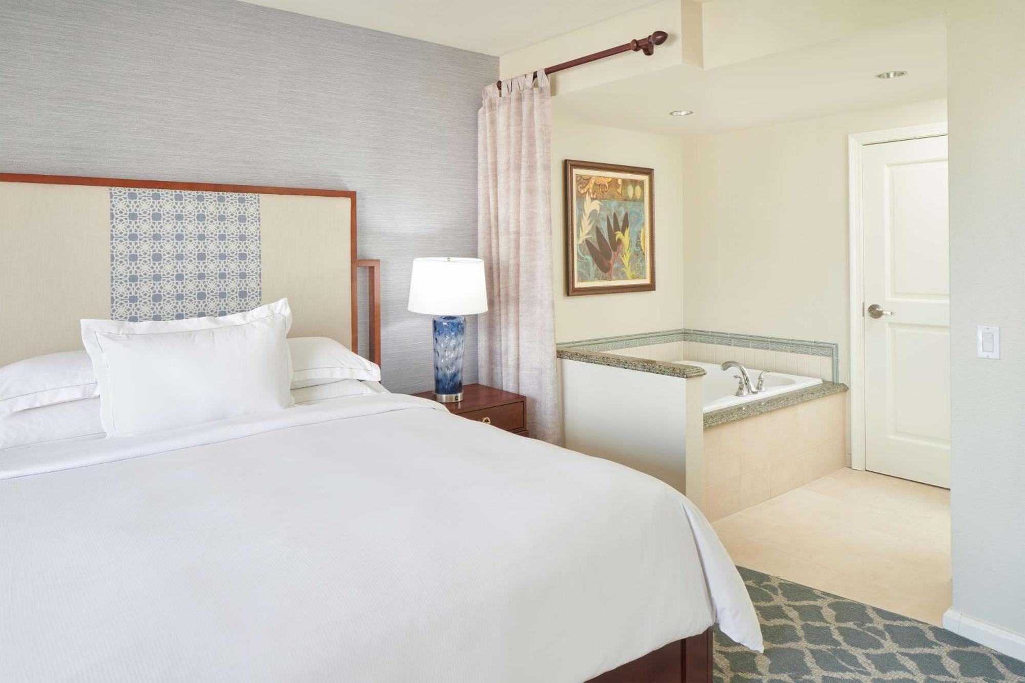 One-Bedroom King Suite Resort View