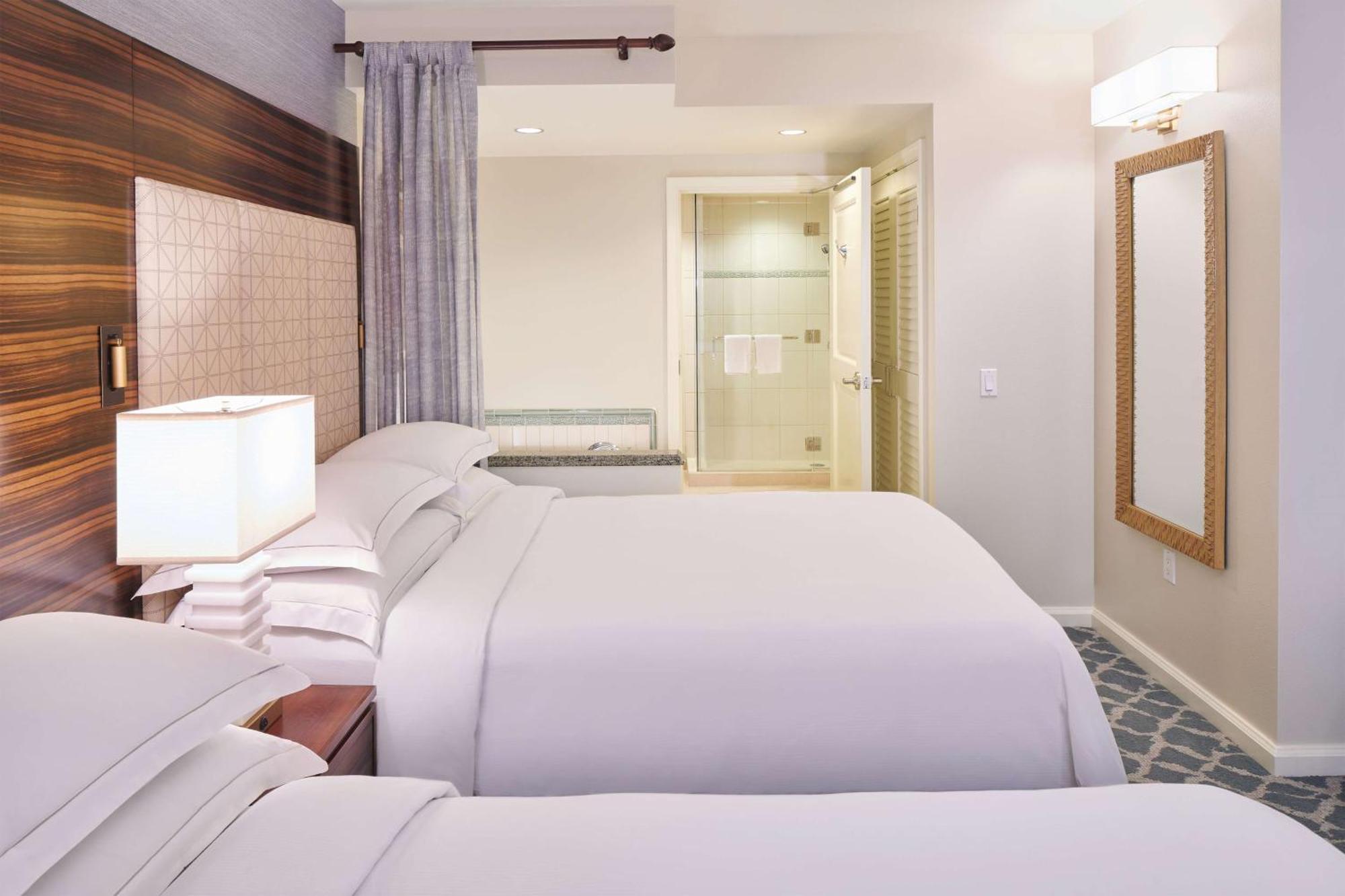 One-Bedroom Suite City View
