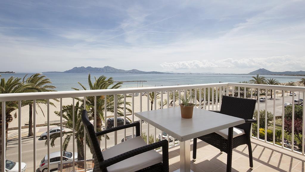 Double or Twin Room Sea View