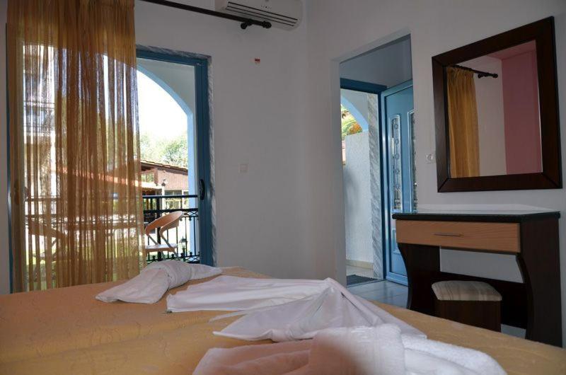 Basic Triple Room