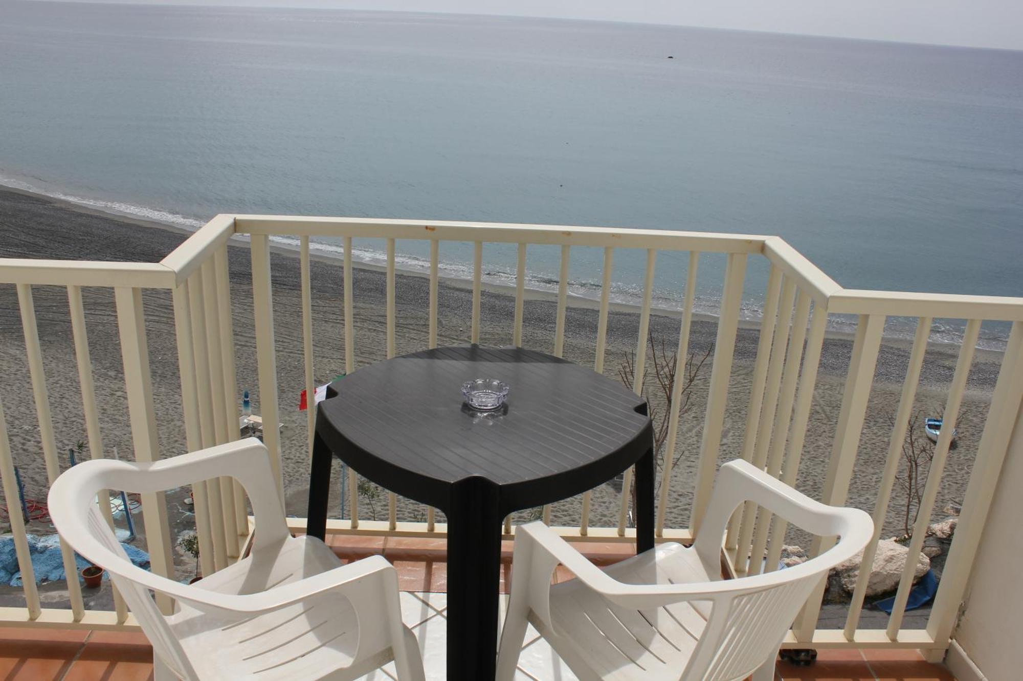 Double Room with Balcony and Sea View,232376263:JPEG