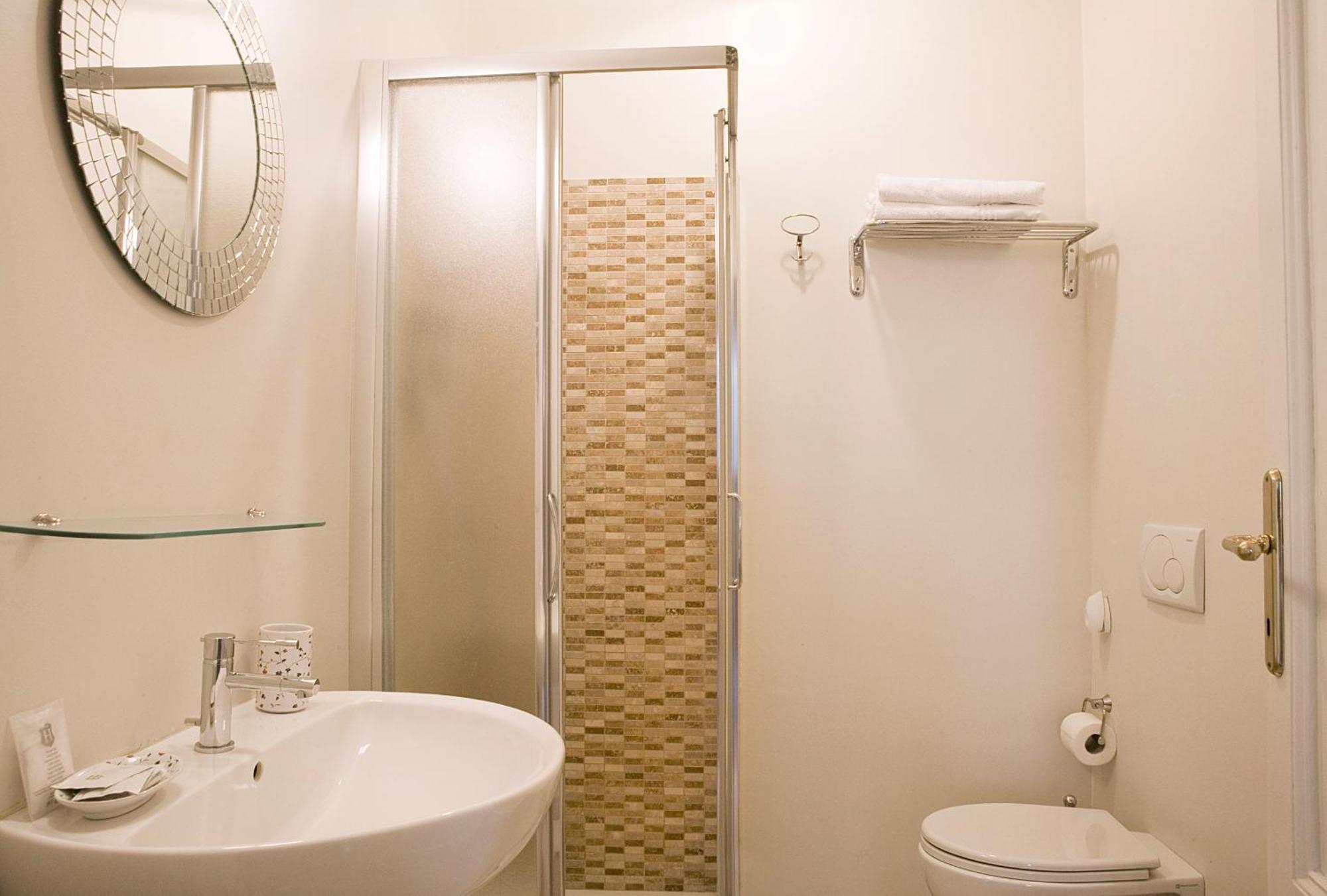 Double Room Private External Bathroom,769940623:JPEG