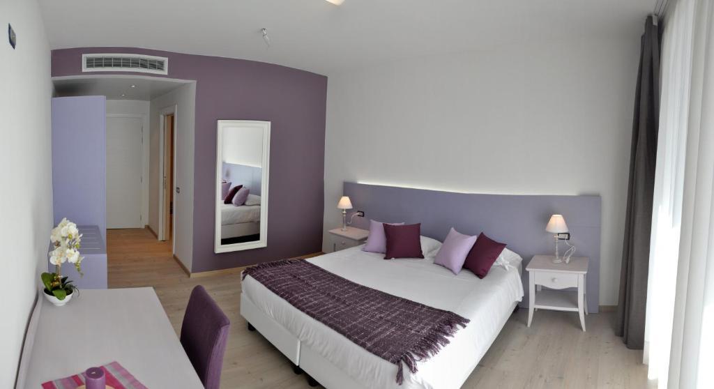 Tweepersoonskamer met 1 of 2 Bedden - Zijdelings Uitzicht op het Meer