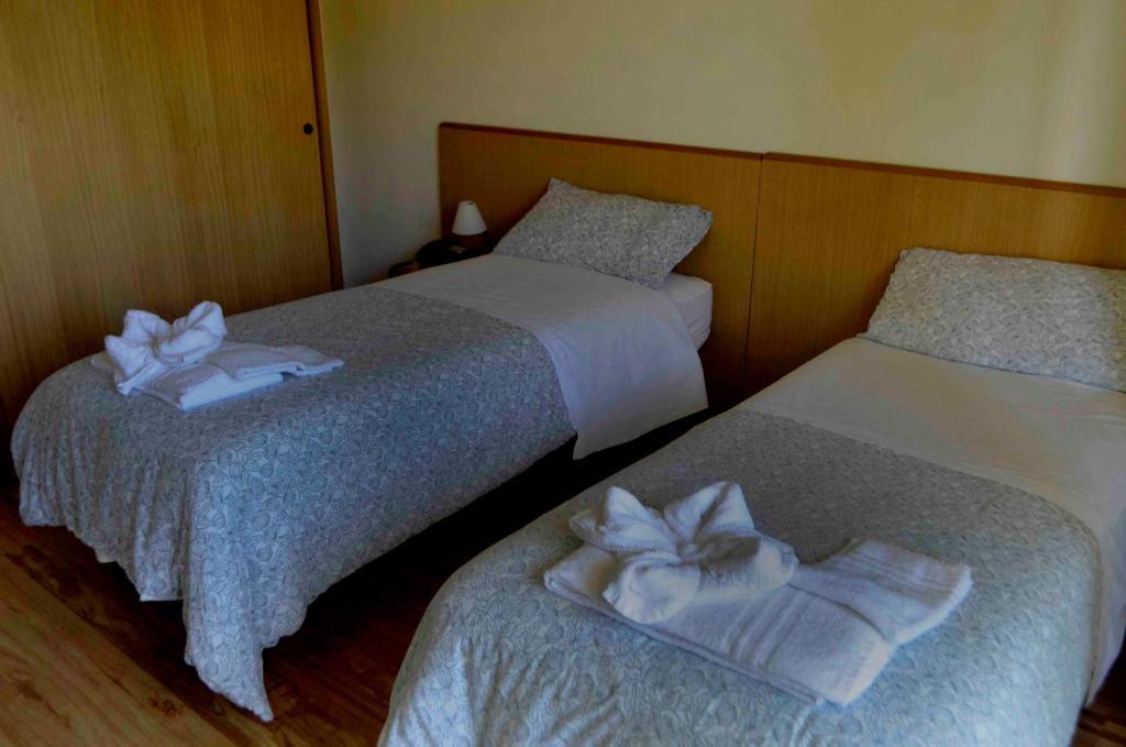 Quarto com Cama de Casal ou 2 de Solteiro e Varanda