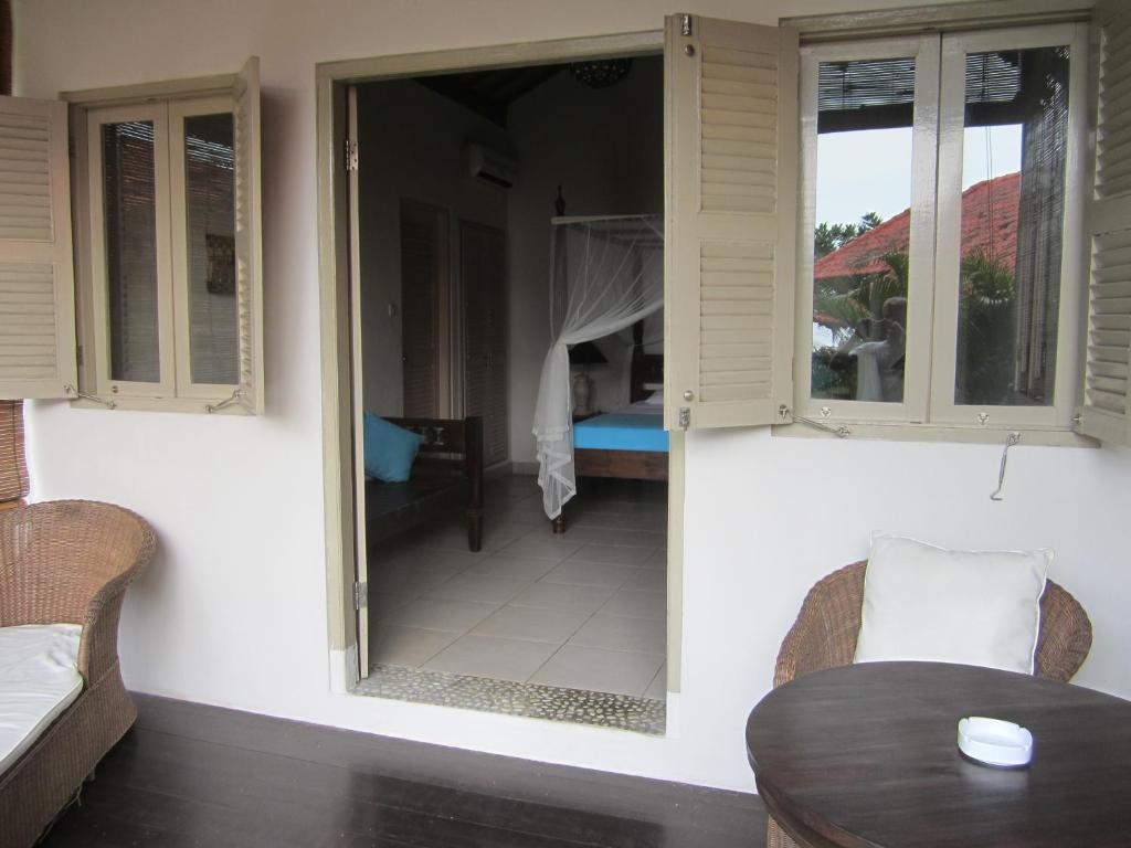One-Bedroom Bungalow Garden View