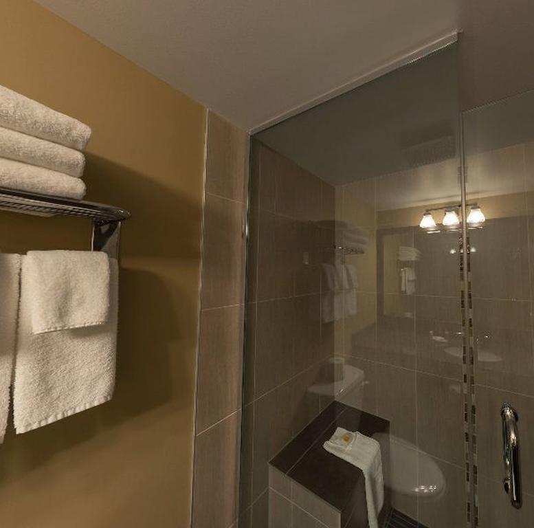 Double Queen Room Shower Non-Smoking,1277395495:JPEG