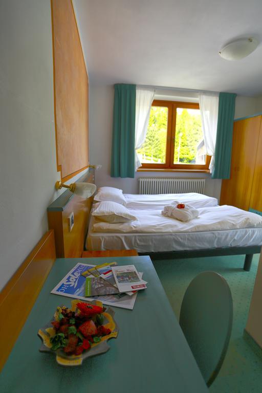 Single Room,1003330665:JPEG
