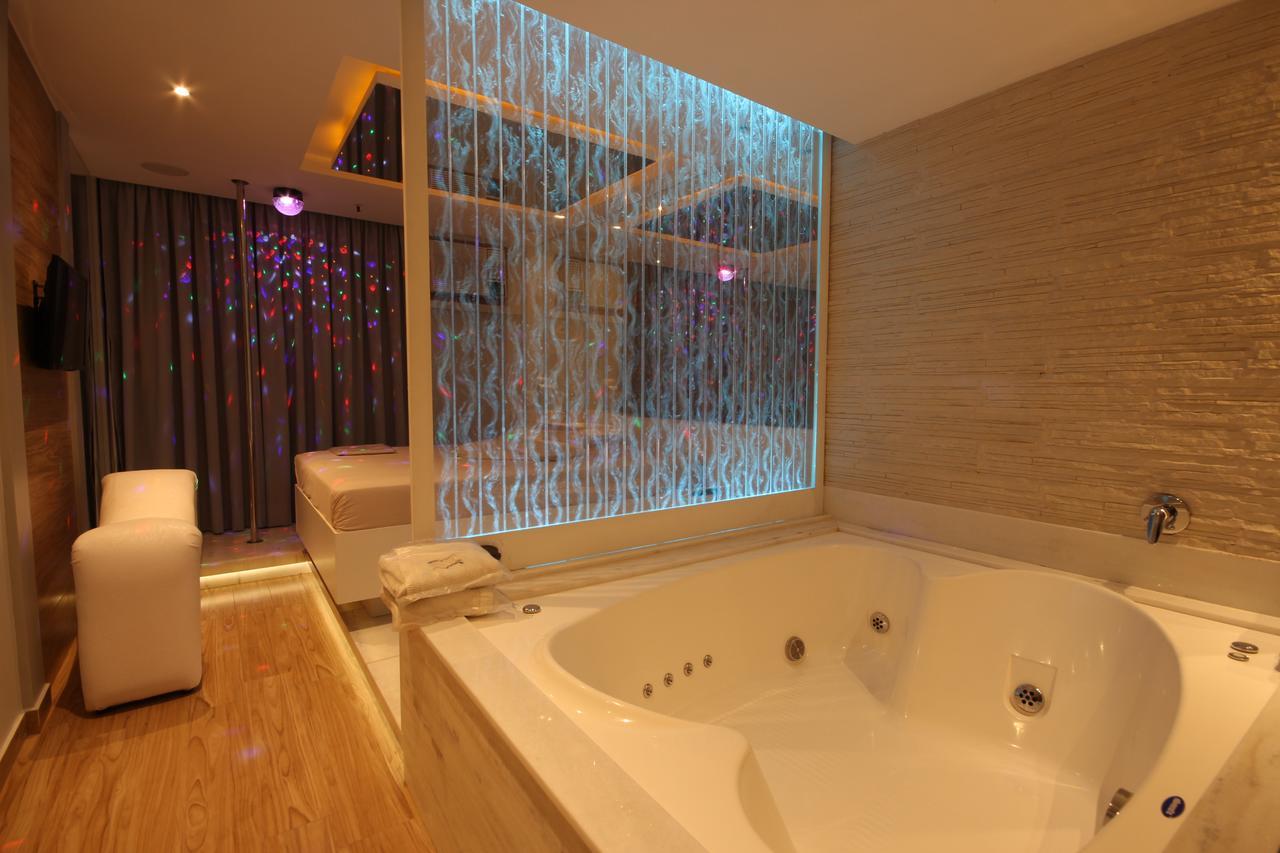 Luxury Suite with Spa Bath