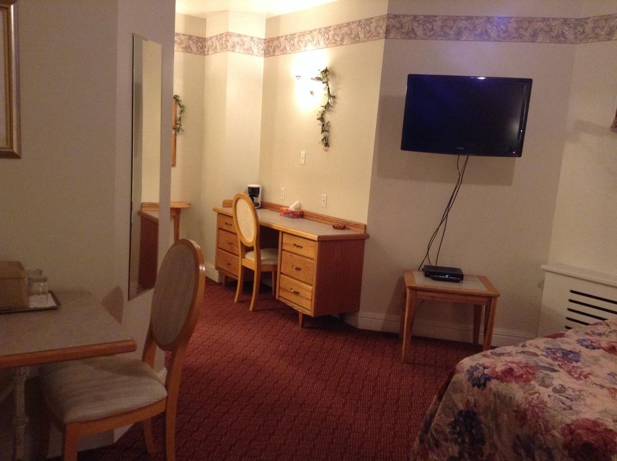 Superior Queen Room with Two Queen Beds