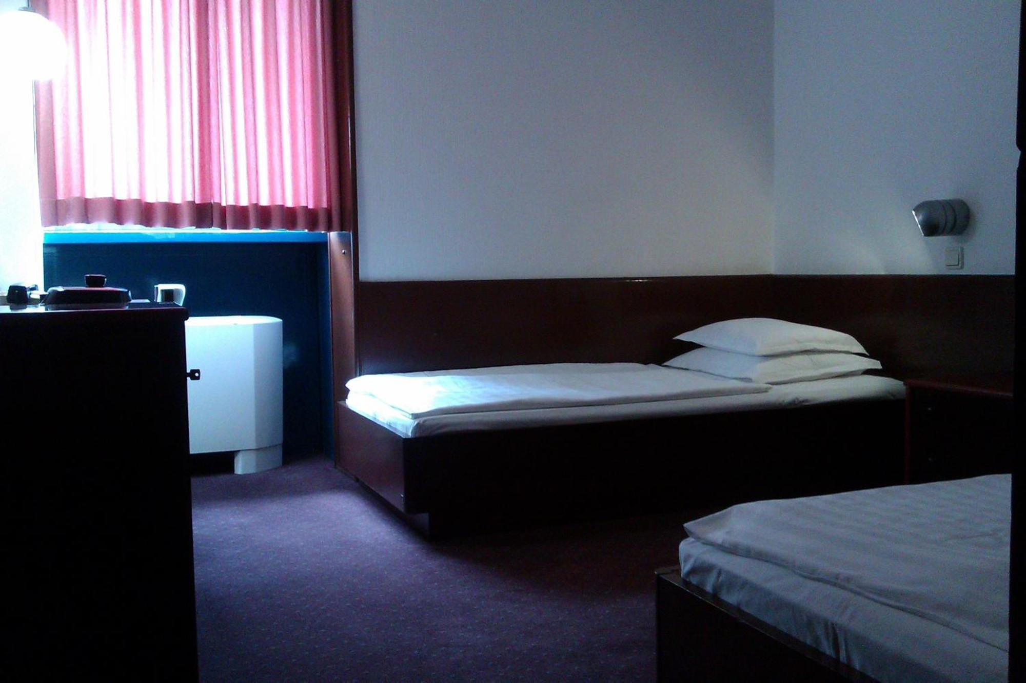 Economy Twin Room