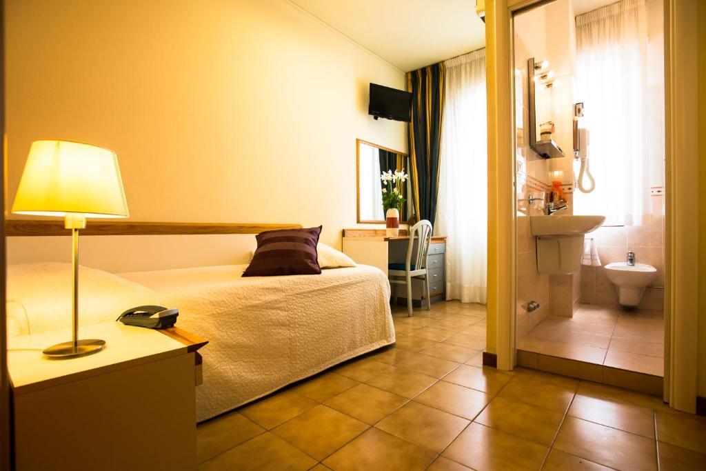 Single Room,61298305:JPEG