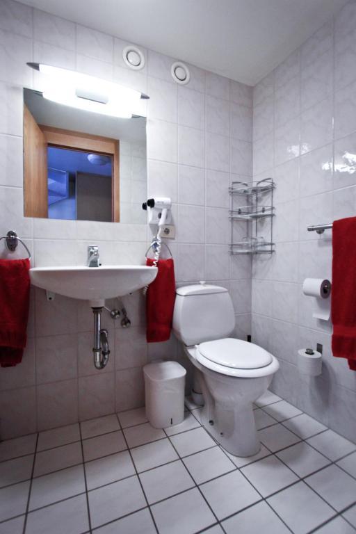 Chambre Lits Jumeaux avec Salle de Bains Privative
