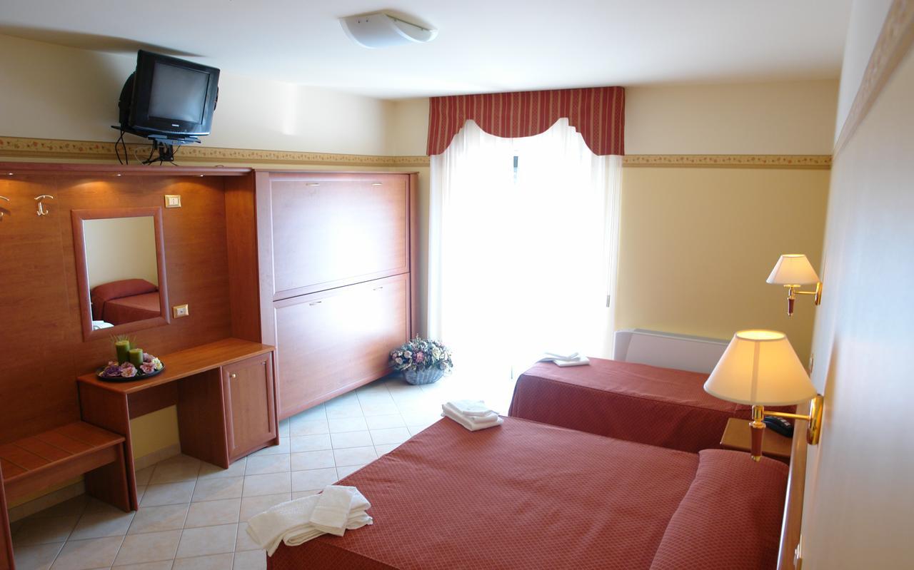 Superior Triple Room,635584422:JPEG