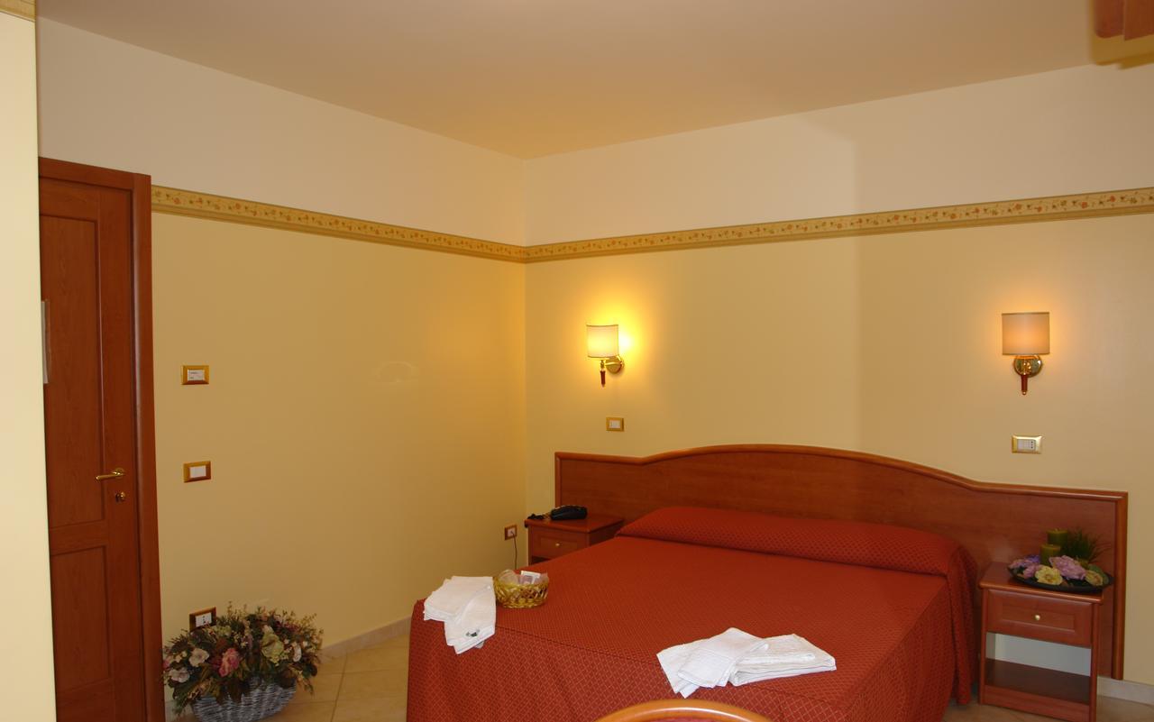 Superior Double or Twin Room,635585106:JPEG