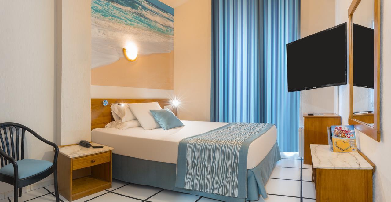 Petite Chambre Double (2 Adultes)