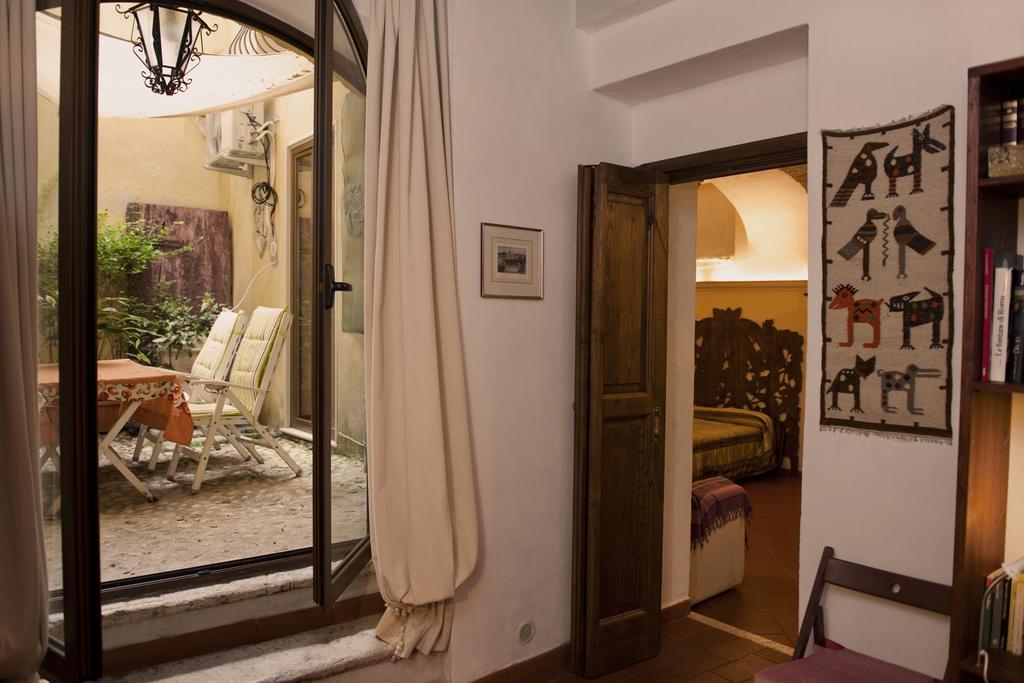 Quarto com Cama de Casal ou 2 de Solteiro