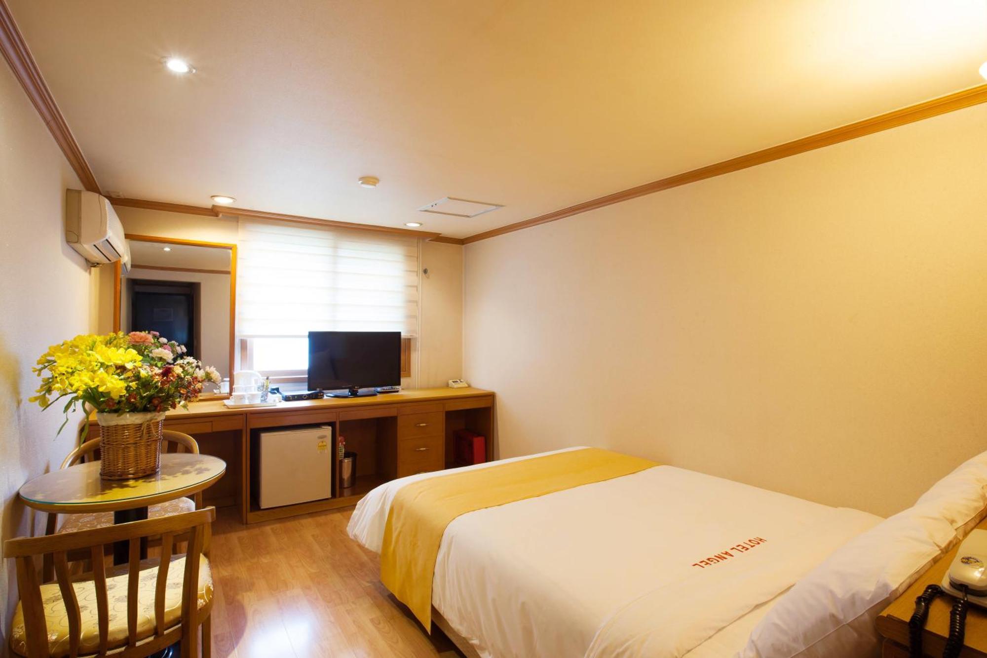 Single Room,1742674810:JPEG