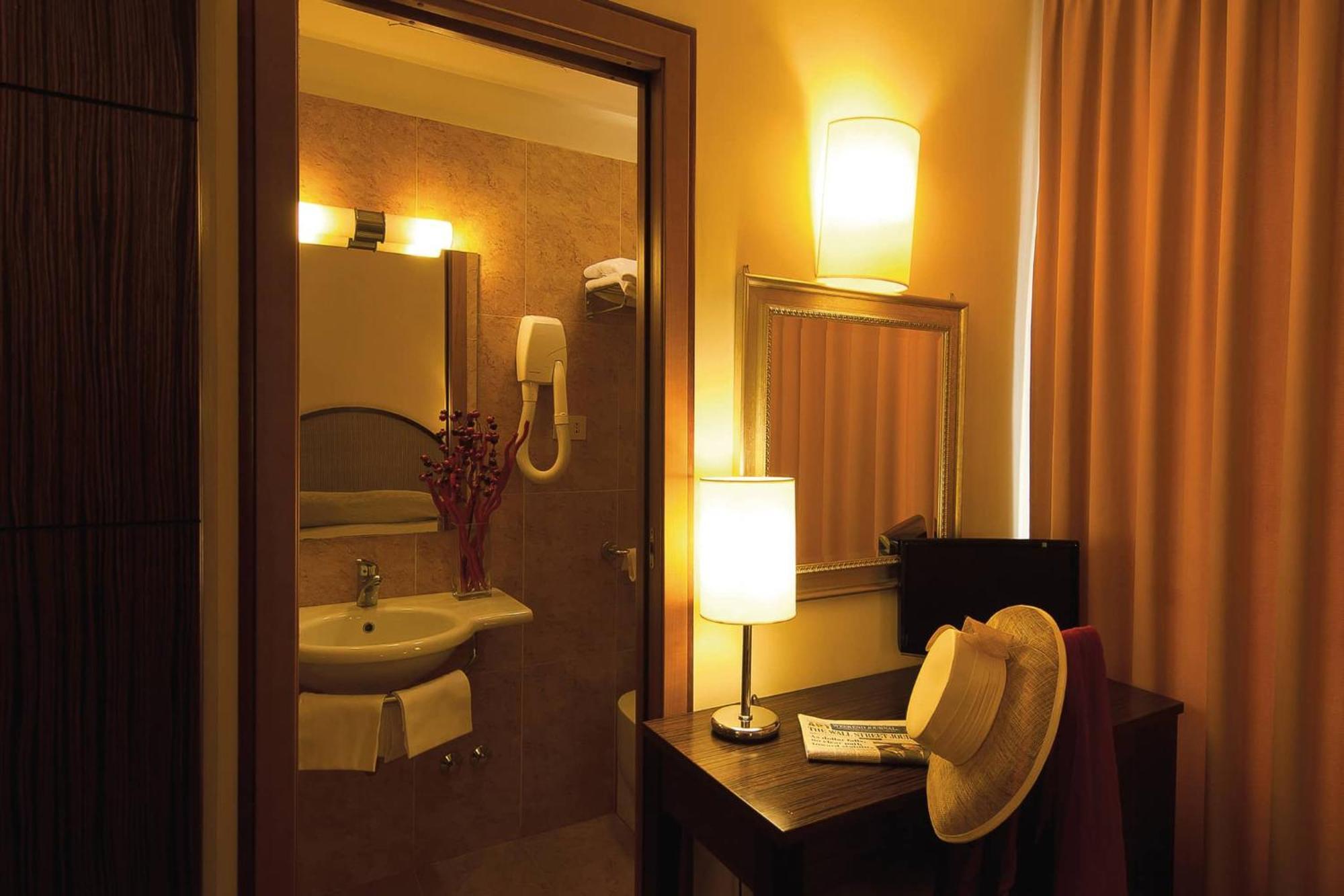Deluxe Room,1216040776:JPEG