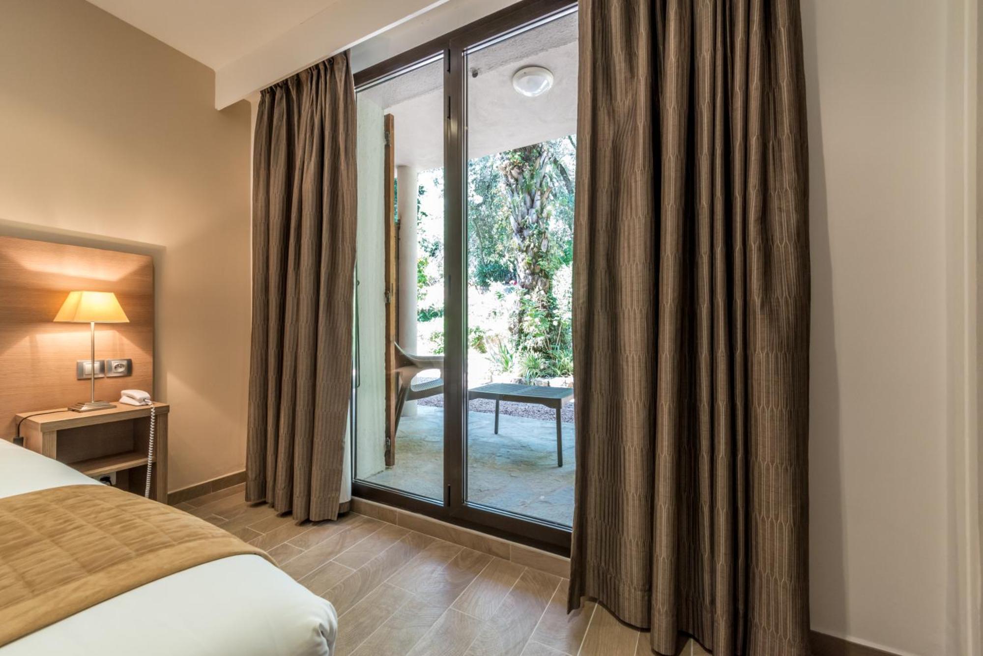 Double Room with Terrace - Garden Side