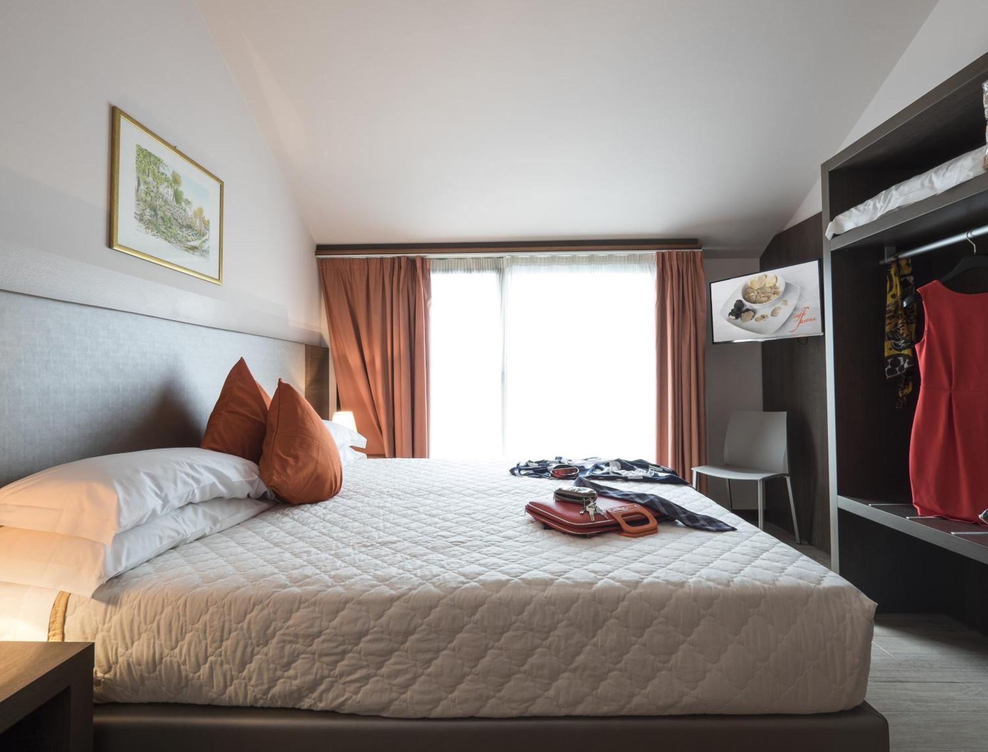 One-Bedroom Apartment,142970010:JPEG