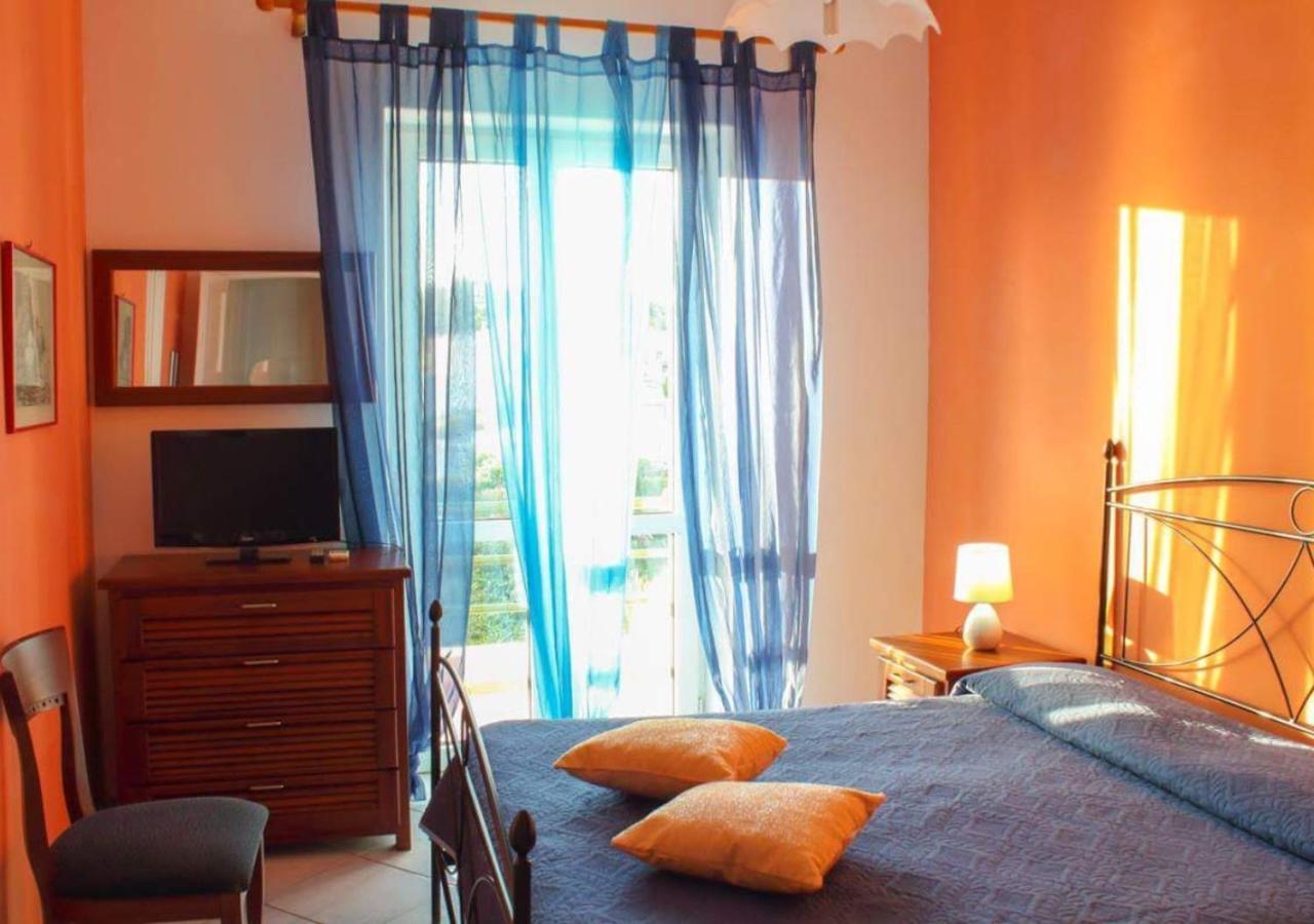 Double Room with Balcony and Sea View,721375663:JPEG