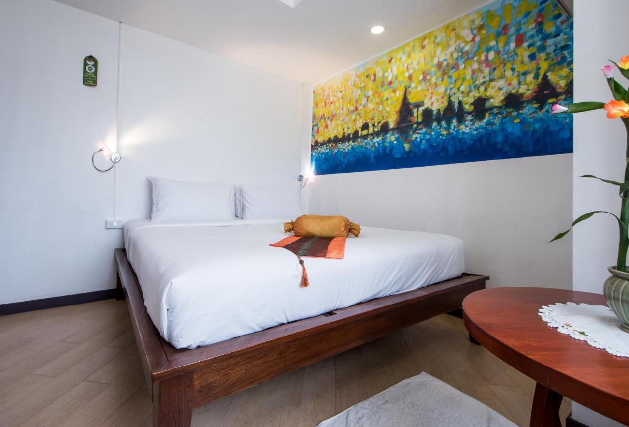 Small Double Room,743504482:JPEG