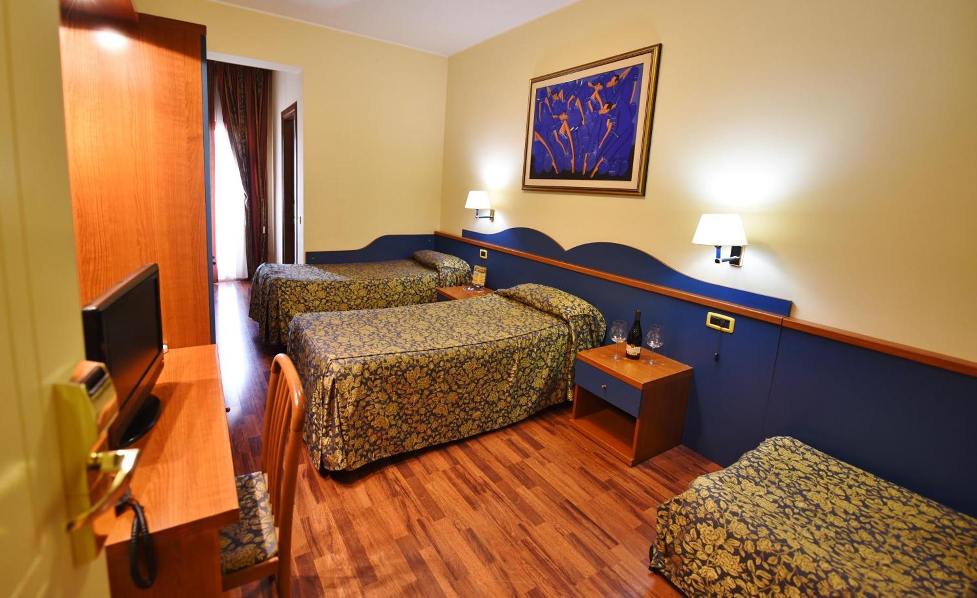 Double Room or Twin Room,195849079:JPEG