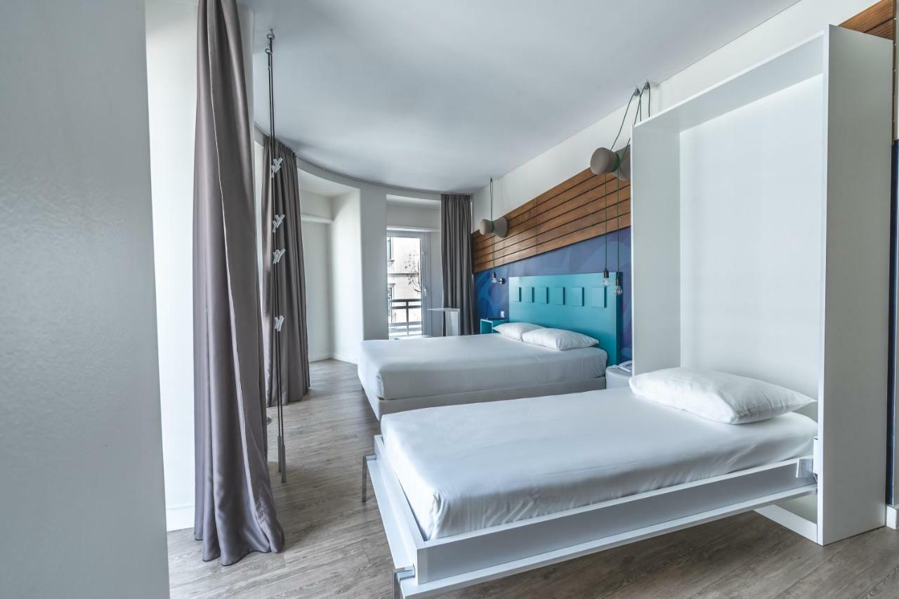 Quarto Triplo com 1 Cama de Casal e 1 Cama de Solteiro