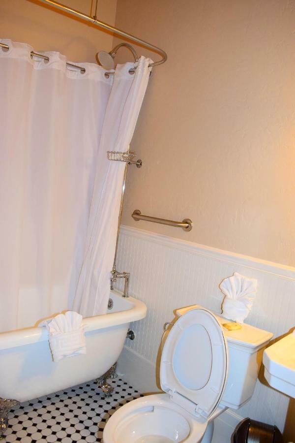 Double Room Mountain View