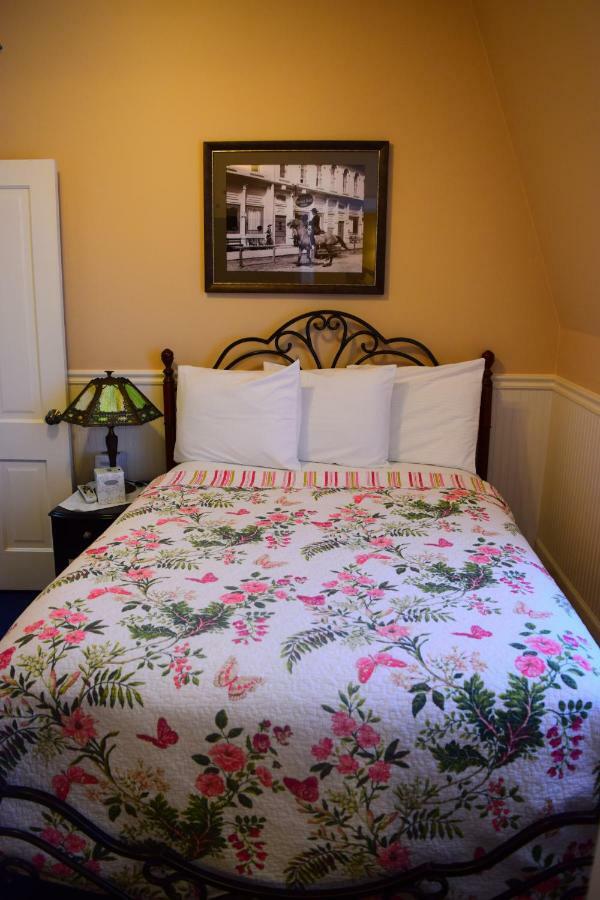 Double Room Mountain View
