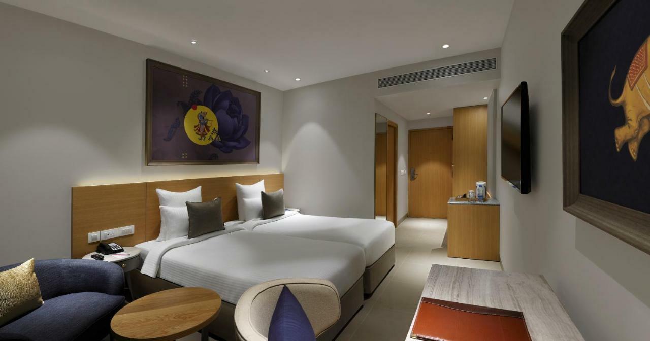 Luxe Queen Room