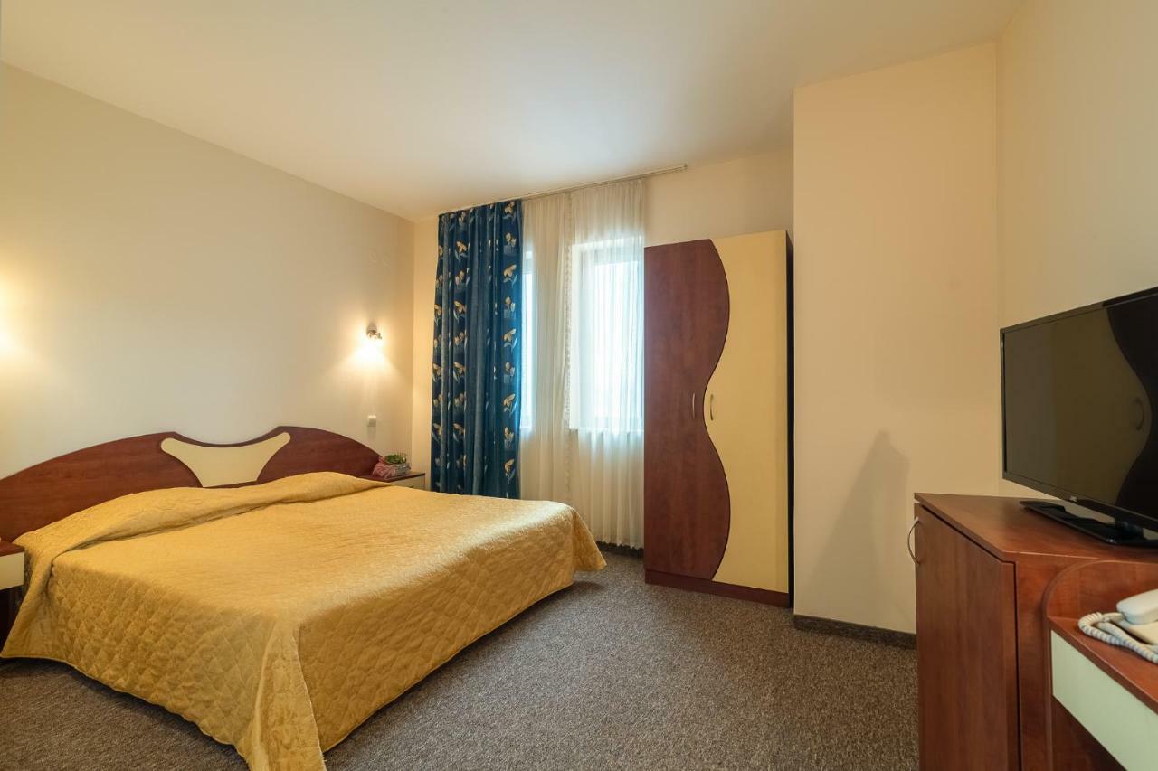 Triple Room,815863121:JPEG