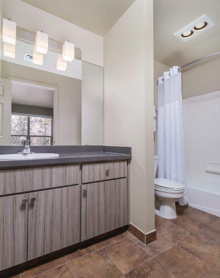 Two-Bedroom Apartment,536670273:JPEG
